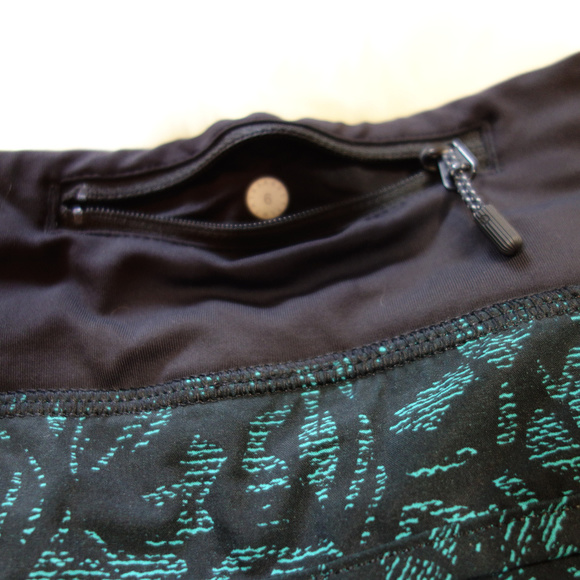 Lululemon speed shorts green/black 2.5" 6 - Picture 6 of 7
